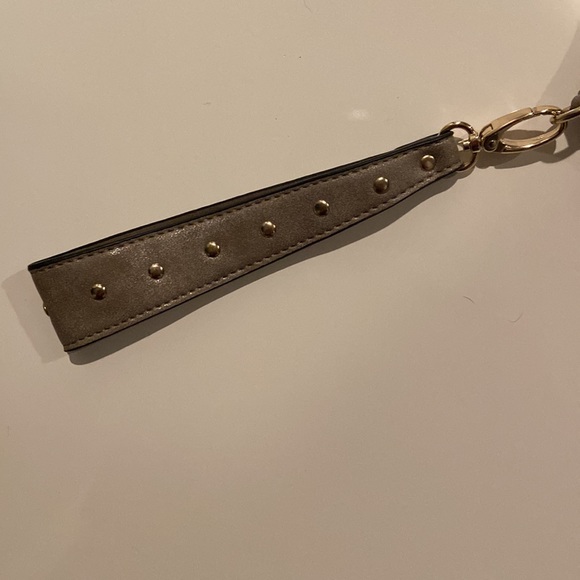 Aldo tassel clutch with wristlet - Picture 4 of 4